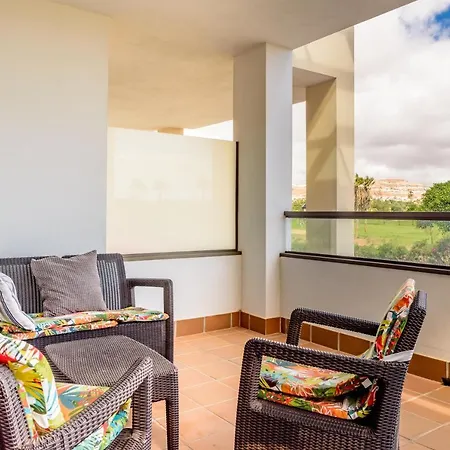 Modern In Residential Complex With Pools Apartmán