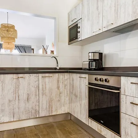 아파트 Modern In Residential Complex With Pools